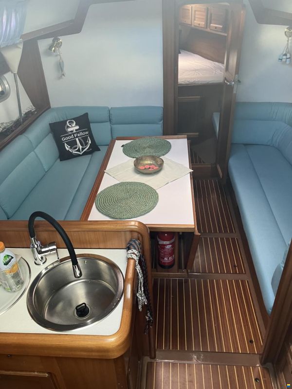 Bavaria 350 Lagoon