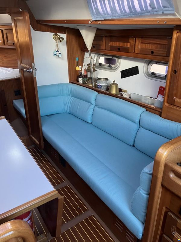 Bavaria 350 Lagoon