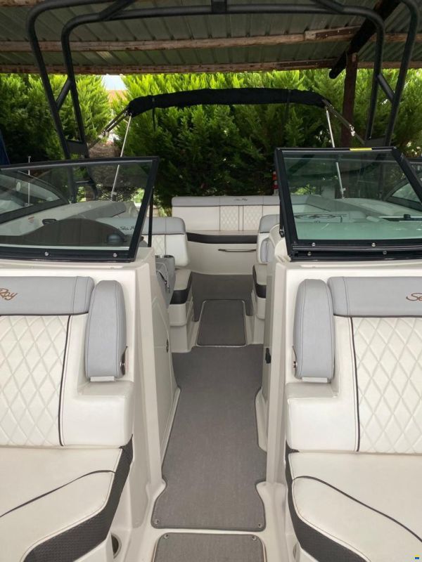 Sea Ray 270 SD