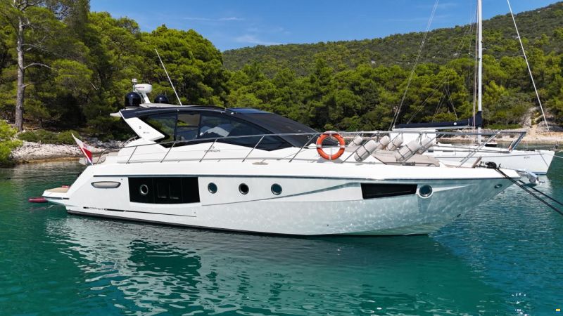 Cranchi M44 HT