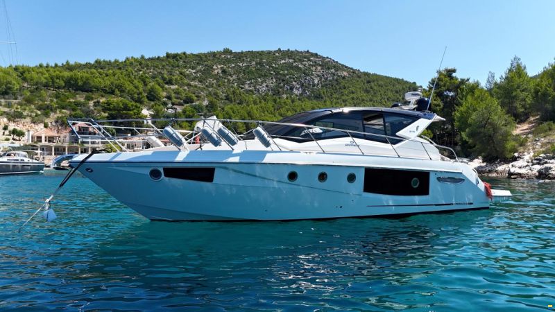 Cranchi M44 HT