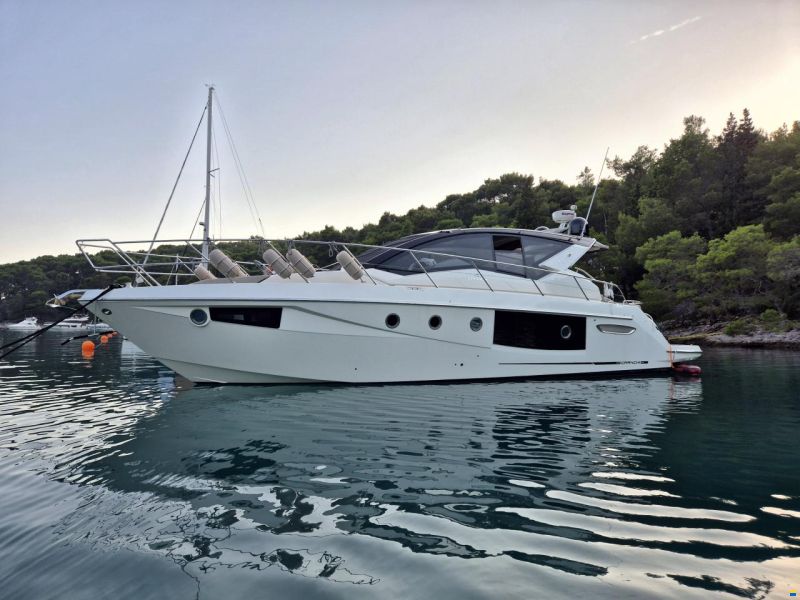 Cranchi M44 HT