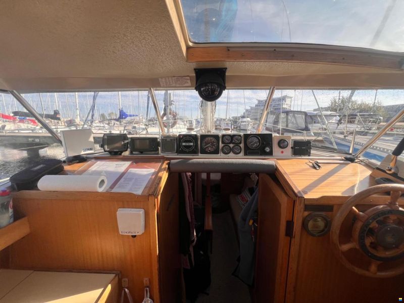 LM 28