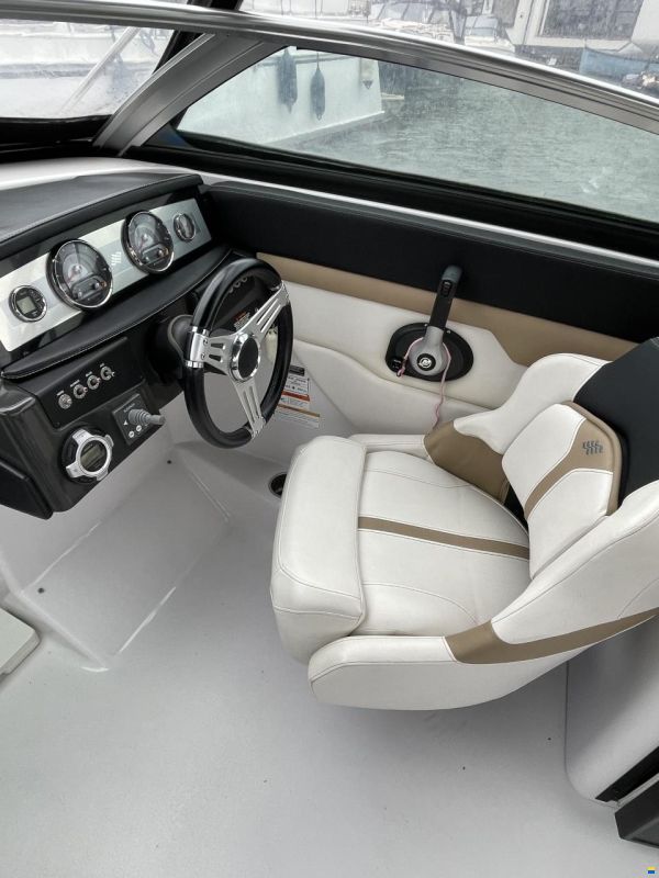 Four Winns S265