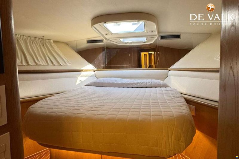 Hatteras 65 Convertible