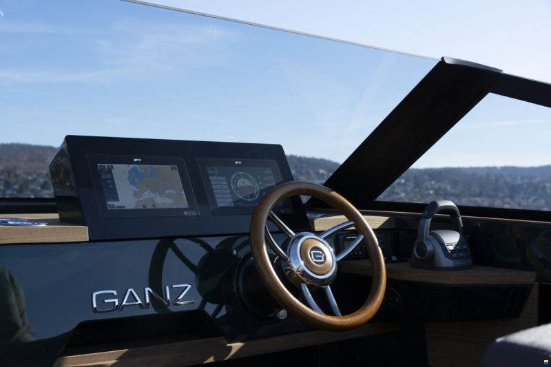 Ganz Boats Ovation 7X Cruiser