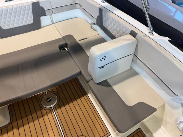 Bayliner VR4 Bowrider Outboard mit 115PS