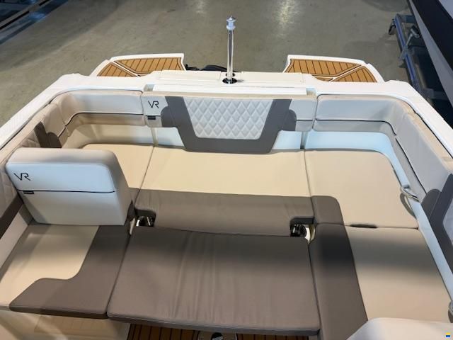 Bayliner VR4 Bowrider Outboard mit 115PS