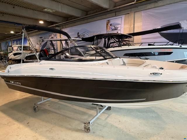 Bayliner VR4 Bowrider Outboard mit 115PS