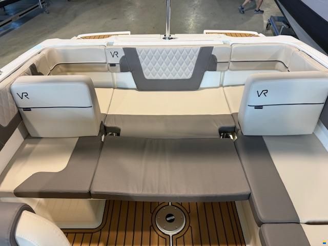 Bayliner VR4 Bowrider Outboard mit 115PS