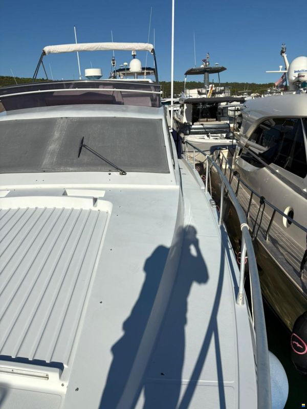 Ferretti Altura 52S