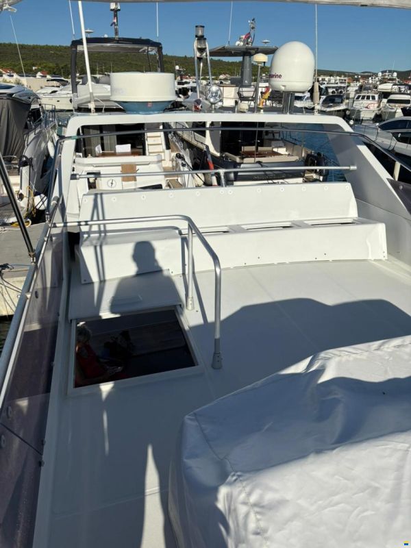 Ferretti Altura 52S