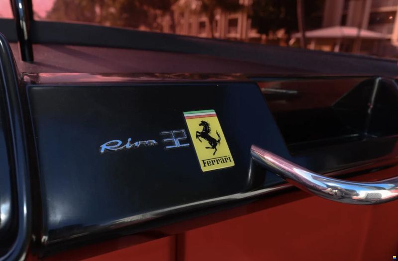 Riva Ferrari 32