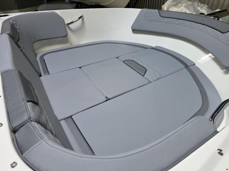 Bayliner M17