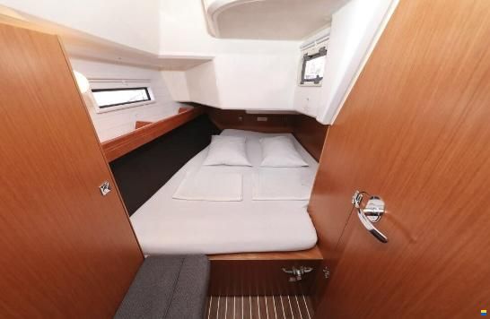 Bavaria Cruiser 37