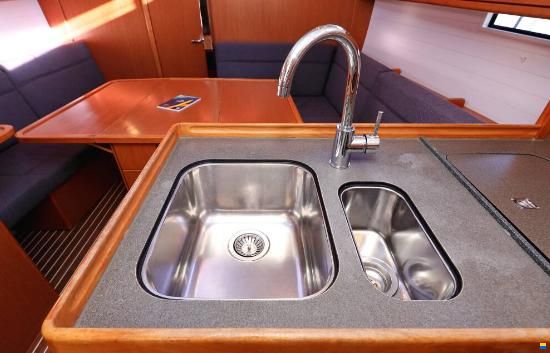 Bavaria Cruiser 37