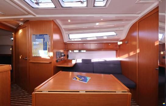 Bavaria Cruiser 37