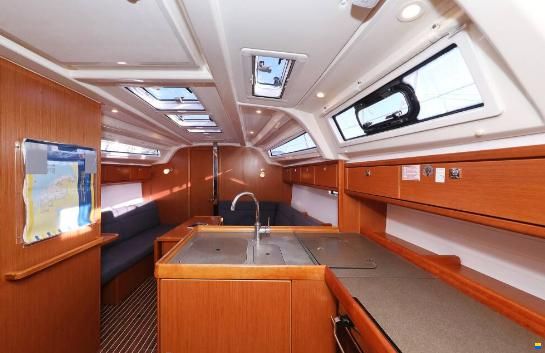 Bavaria Cruiser 37