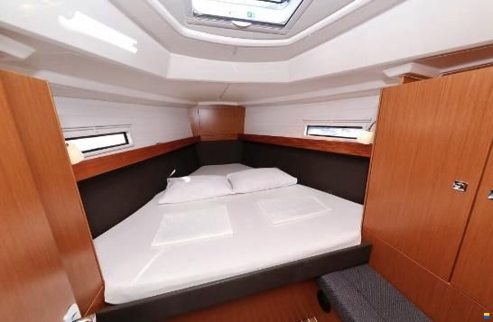 Bavaria Cruiser 37
