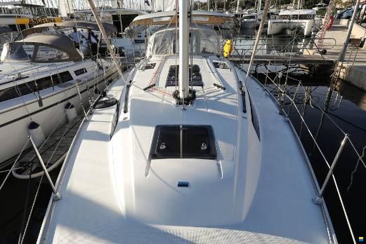 Bavaria Cruiser 37
