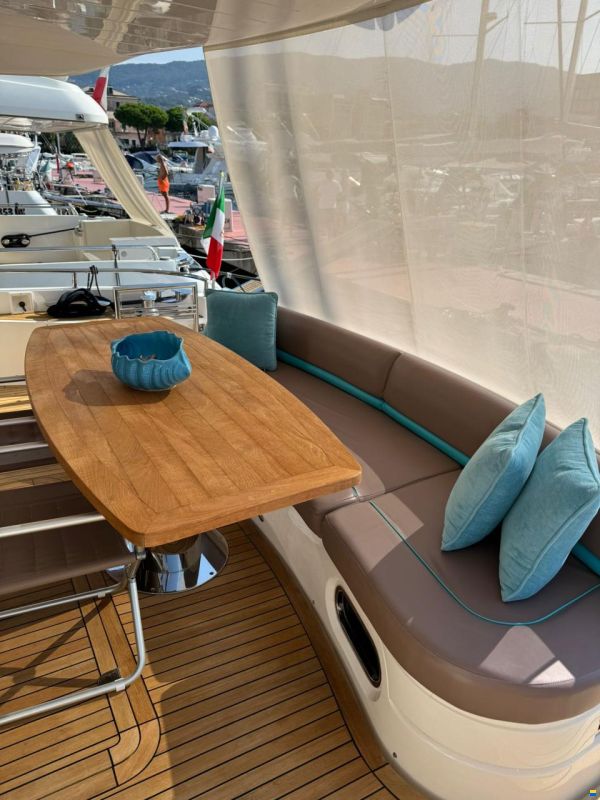 Princess 67 MOTORYACHT FLY