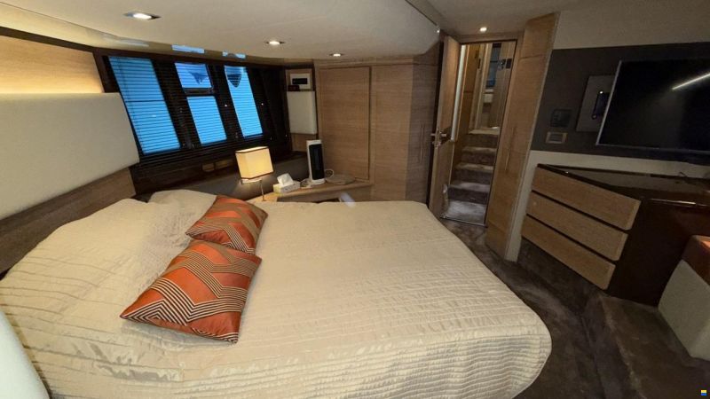 Azimut 58 (60) FLY