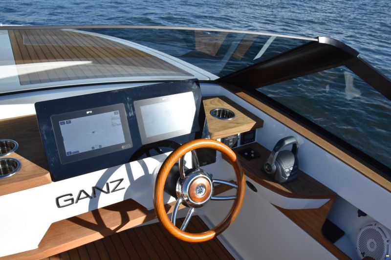 Ganz Boats Ovation 7X Cruiser