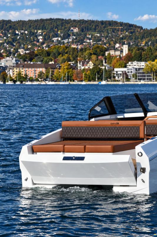 Ganz Boats Ovation 7X Cruiser