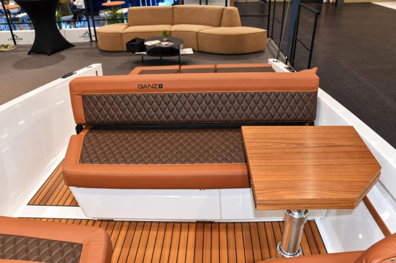 Ganz Boats Ovation 7X Cruiser