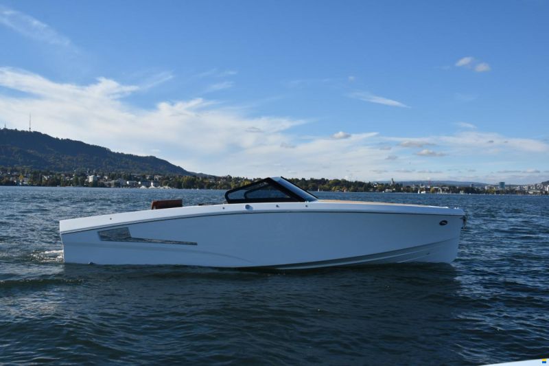 Ganz Boats Ovation 7X Cruiser