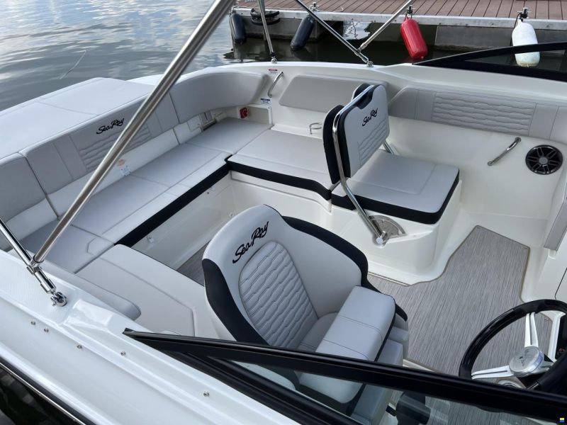 Sea Ray 210 SPXE