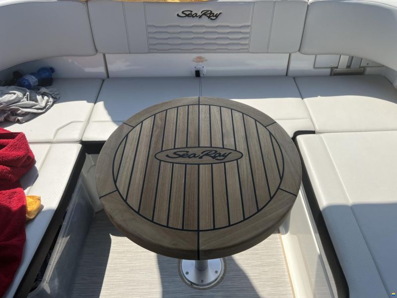 Sea Ray 210 SPXE