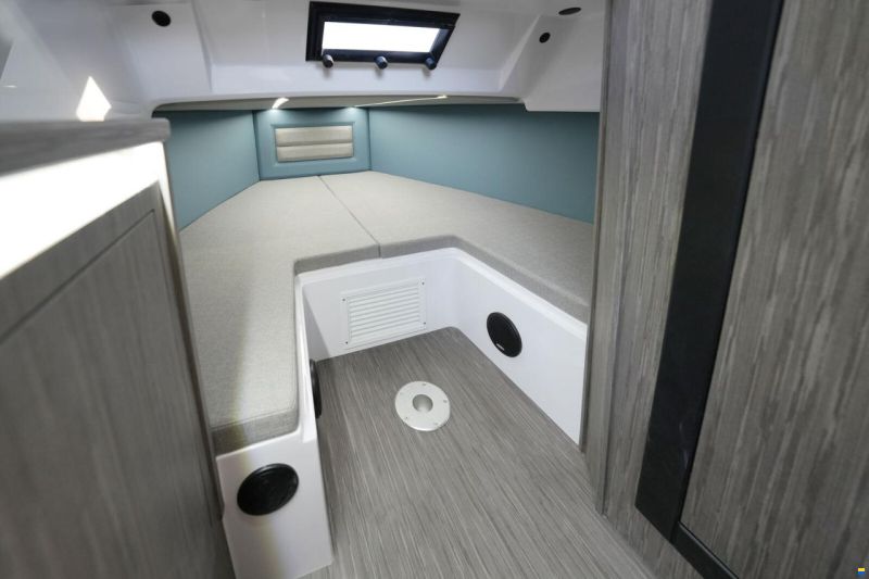 Ranieri GOMMONE RANIERI CAYMAN 33 CABIN 2026 usa