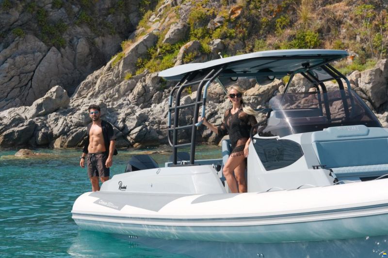 Ranieri GOMMONE RANIERI CAYMAN 33 CABIN 2026 usa