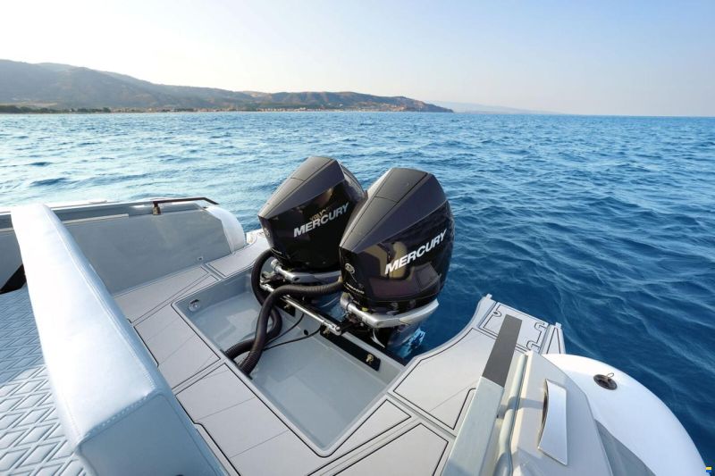 Ranieri GOMMONE RANIERI CAYMAN 33 CABIN 2026 usa