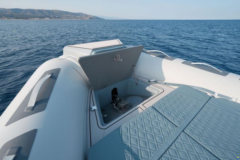 Ranieri GOMMONE RANIERI CAYMAN 33 CABIN 2026 usa
