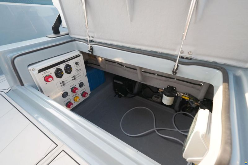 Ranieri GOMMONE RANIERI CAYMAN 33 CABIN 2026 usa