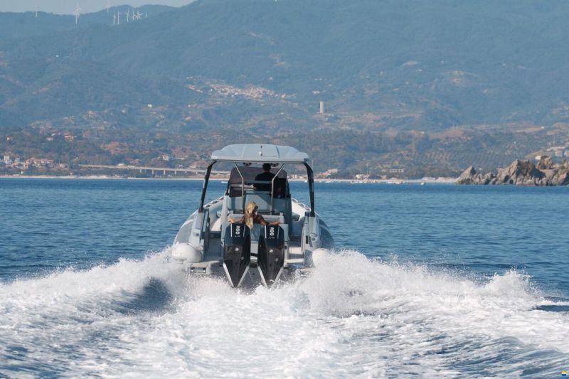 Ranieri GOMMONE RANIERI CAYMAN 33 CABIN 2026 usa