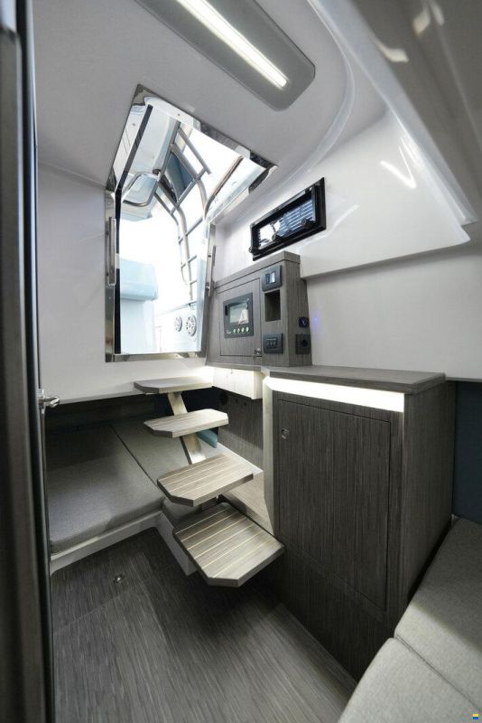 Ranieri GOMMONE RANIERI CAYMAN 33 CABIN 2026 usa