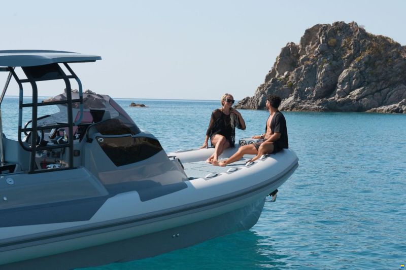 Ranieri GOMMONE RANIERI CAYMAN 33 CABIN 2026 usa