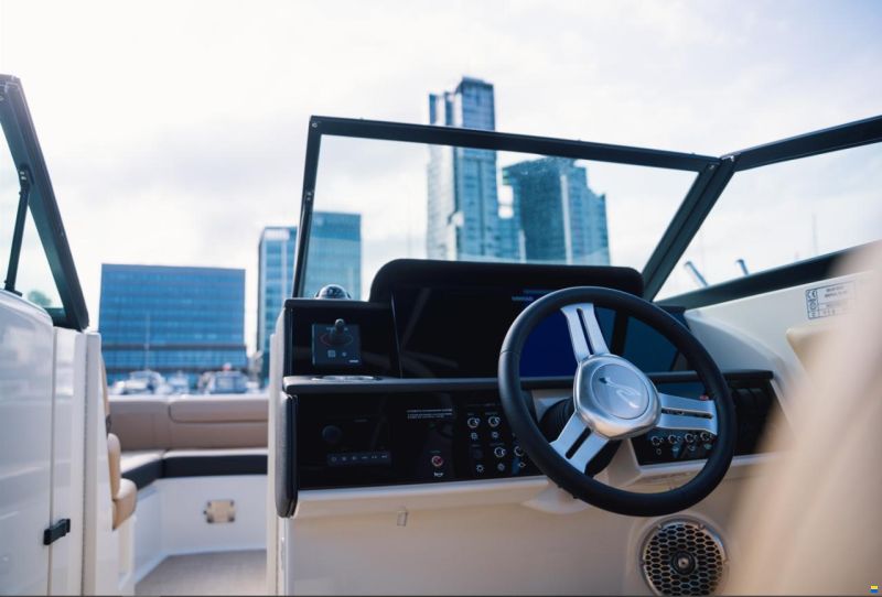 Sea Ray SDX270