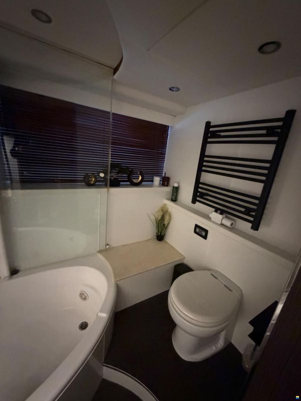 Sunseeker Predator 82