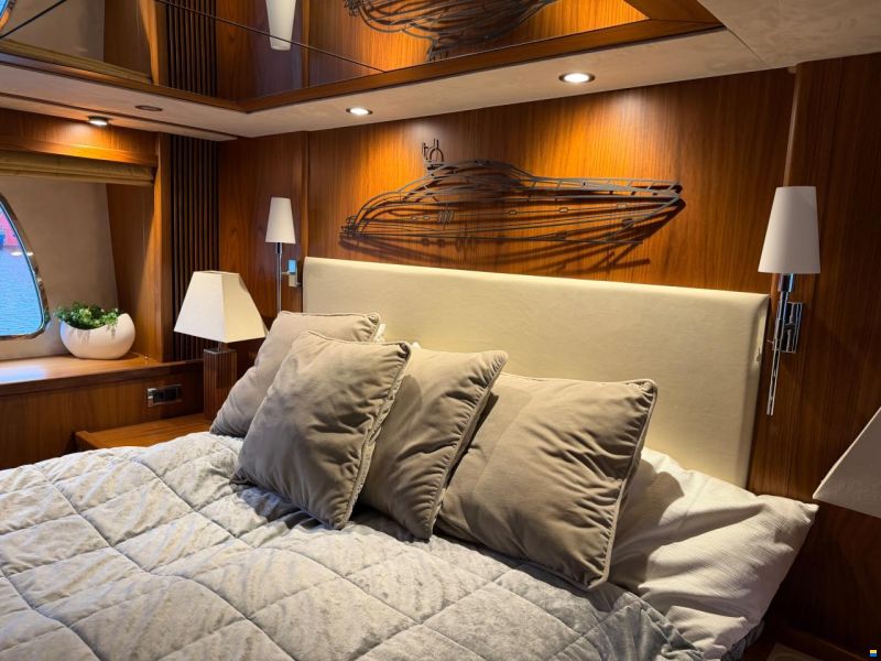 Sunseeker Predator 82