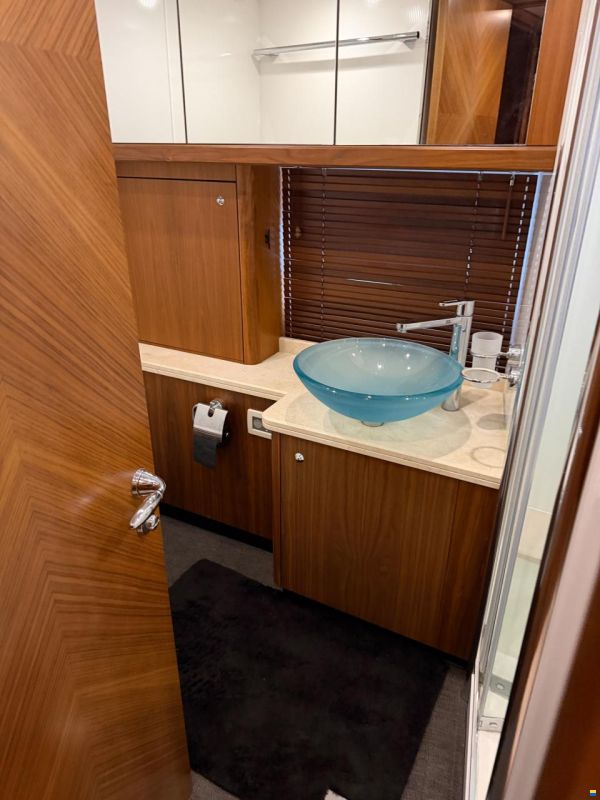 Sunseeker Predator 82