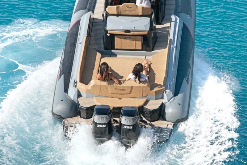 Ranieri SPLENDIDO GOMMONE RANIERI CAYMAN 38 EXEC