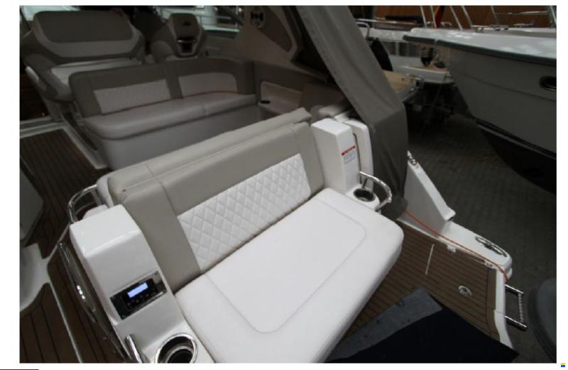 Chaparral 310 Signature