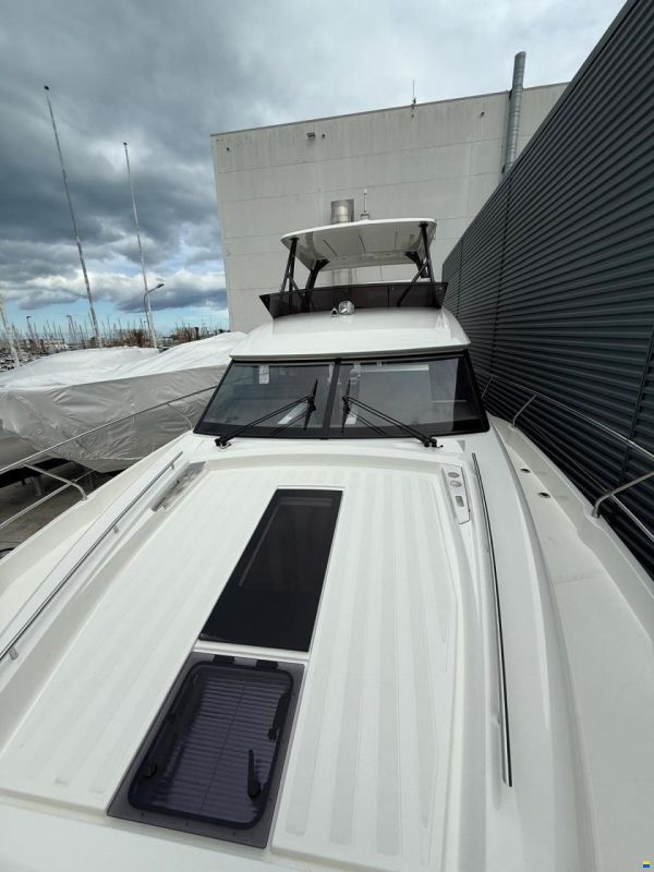 Jeanneau PRESTIGE 520 FLY (HARDTOP) 2025