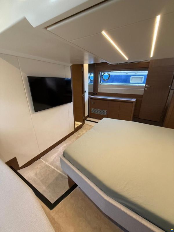 Jeanneau PRESTIGE 520 FLY (HARDTOP) 2025