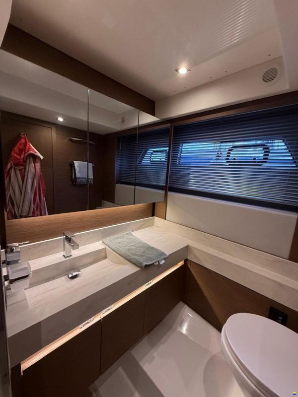 Jeanneau PRESTIGE 520 FLY (HARDTOP) 2025