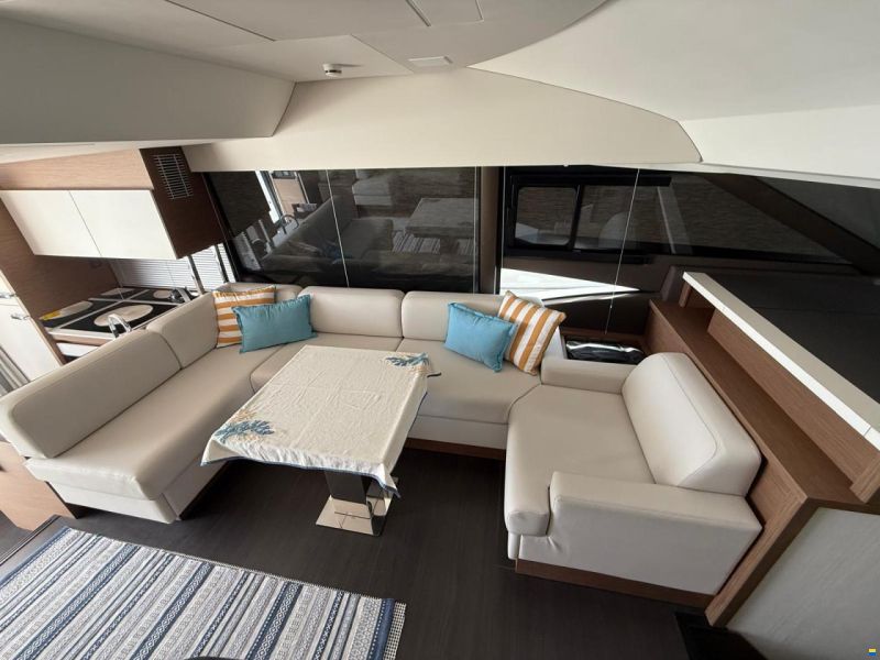 Jeanneau PRESTIGE 520 FLY (HARDTOP) 2025